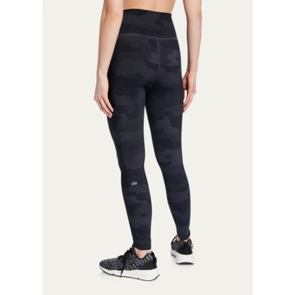 ALO YOGA Gray Vapor Putty Camo-Print High-Waist Performance Leggings EUC Size XS - Picture 2 of 8